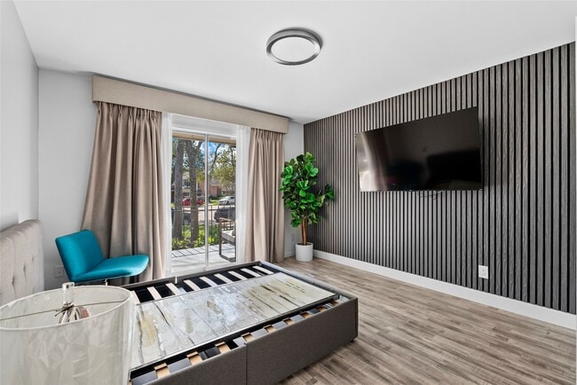 Building Photo - 604 S Ripple Creek Dr