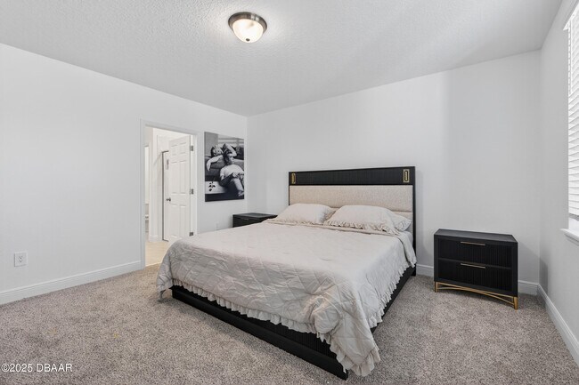 Building Photo - 284 Links Ter Blvd