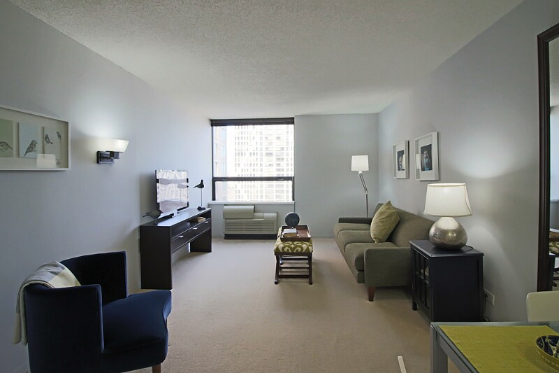 Building Photo - 445 N Peshtigo Ct