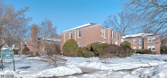 Building Photo - 101 Gates Ave