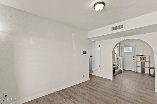 Building Photo - 10925 Ernie Banks Dr