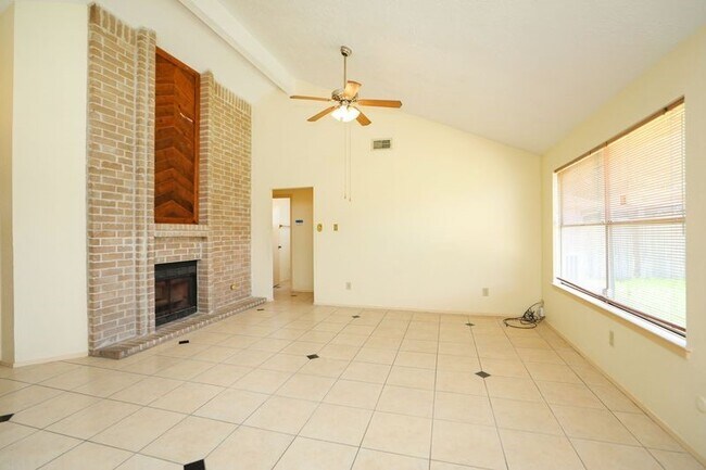Building Photo - 8215 Summer Quail Dr