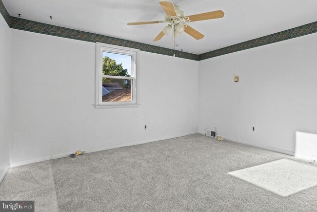 Building Photo - 18 Cobblestone Ln