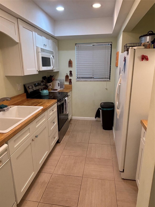 Building Photo - 175 SE St Lucie Blvd