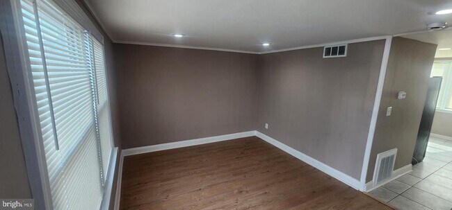 Building Photo - 7915 Eastdale Rd