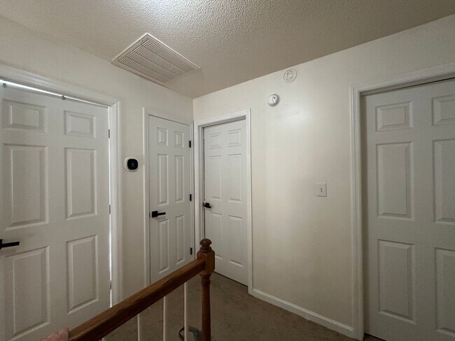 Building Photo - 101 Spain Dr