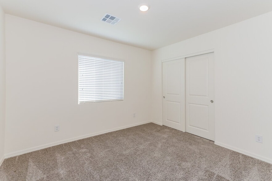 Building Photo - 1704 Desert Path Ave