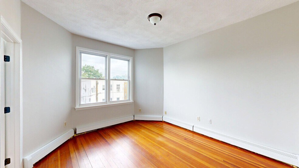 Building Photo - 165 Hichborn St