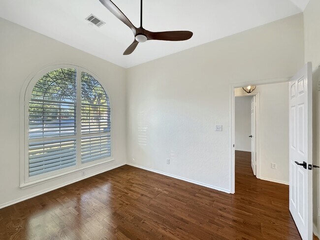 Building Photo - 5106 Ascot Pl