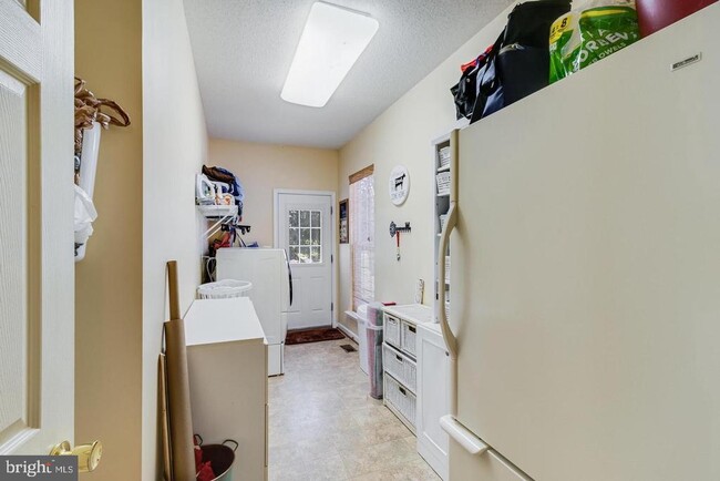 Building Photo - 25180 Pappys Way