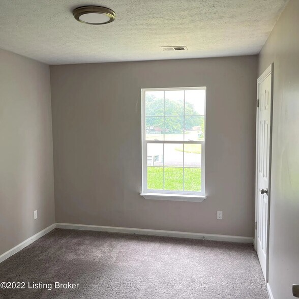 Building Photo - 4613 Beechbrook Rd