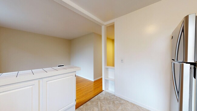 Building Photo - 1860 Jackson St