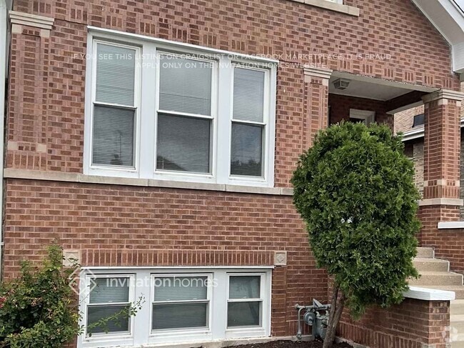 Building Photo - 2428 Ridgeland Ave