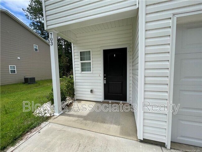 Building Photo - 703 Georgetown Cir