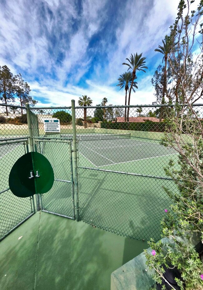 Building Photo - 40329 Sagewood Dr