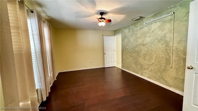 Building Photo - 205 Dove Ave