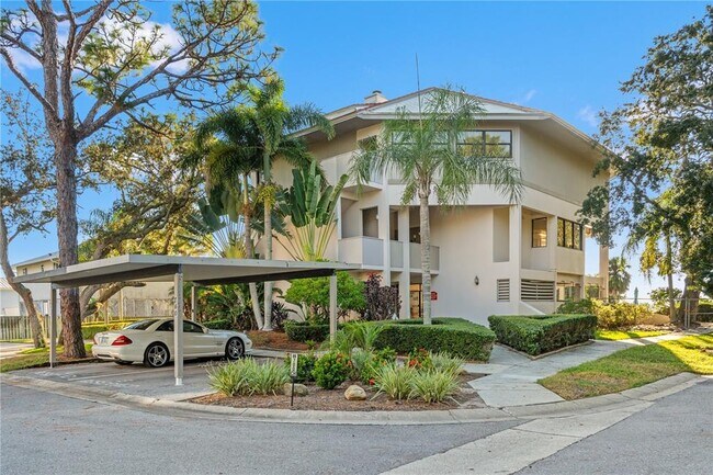 Building Photo - 300 S Florida Ave