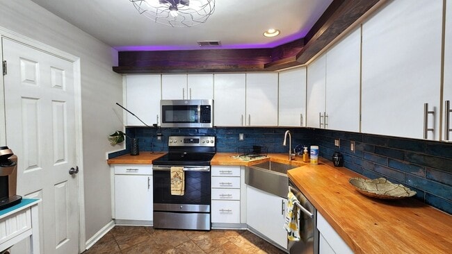 Building Photo - 457 Seahorse Run