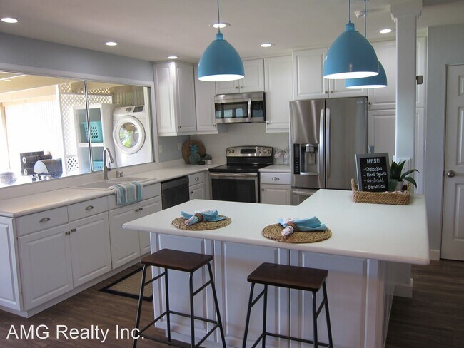 Building Photo - 4 br, 3 bath House - 217 Koko Isle Circle