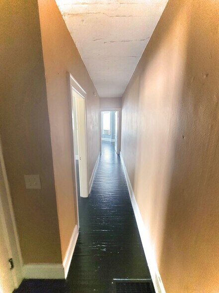 Main hallway - 352 E 20th Ave