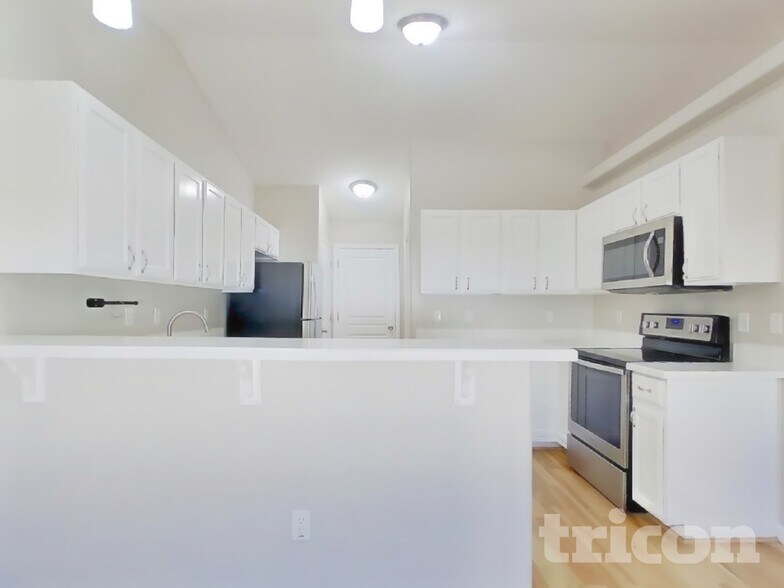 Building Photo - 4003 28th Ave