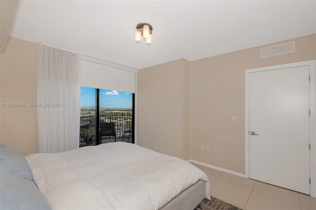 Building Photo - 5300 Paseo Blvd