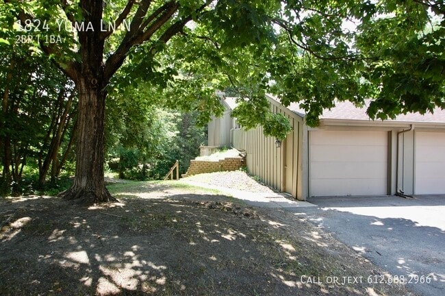 Building Photo - 1824 Yuma Ln N