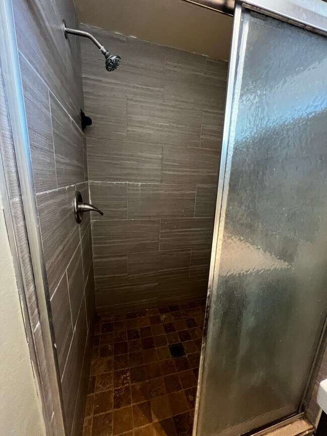 Building Photo - Updated 3-Bed Home Near Base & Joshua Tree...