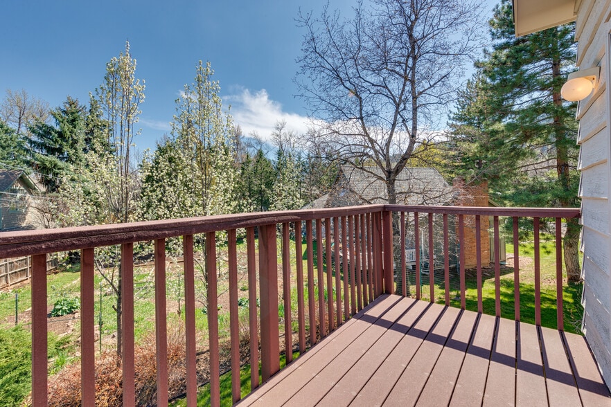 Building Photo - 565 Jack Pine Ct