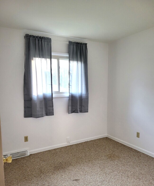 Building Photo - 609 Southland Ave