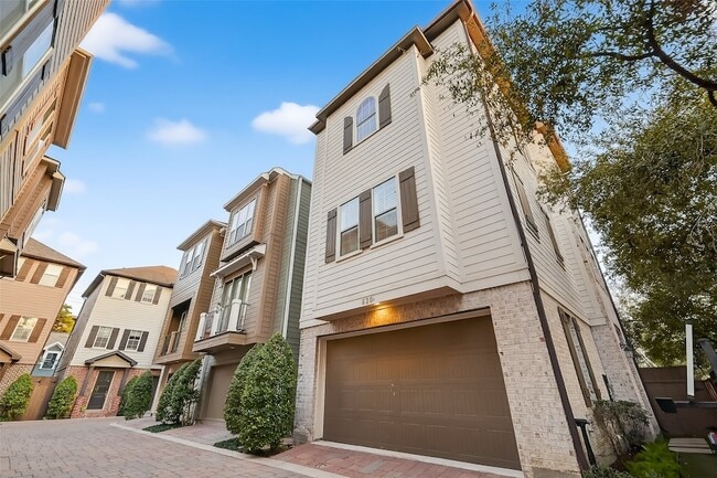 Building Photo - 620 Rutland St