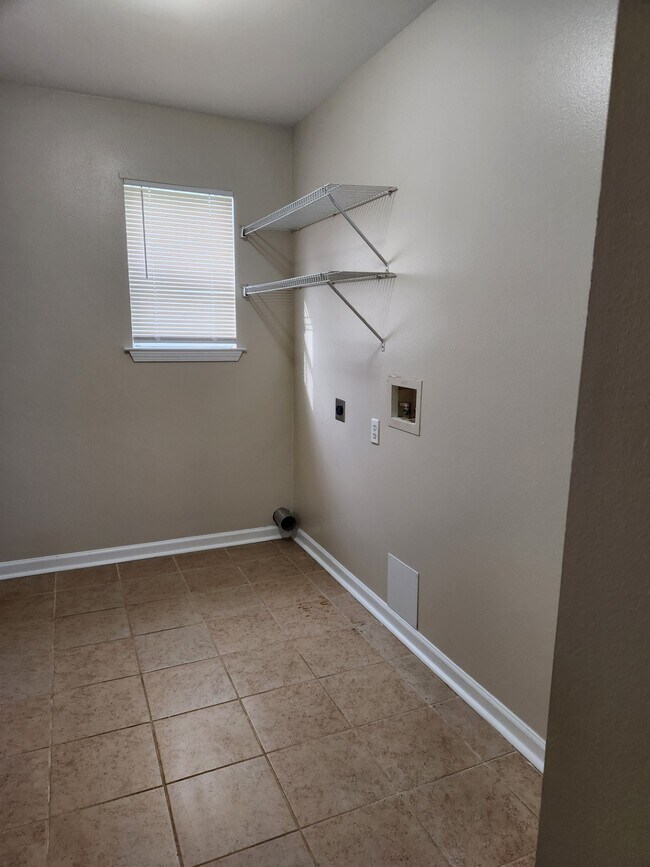 Building Photo - 5315 McClelland Dr