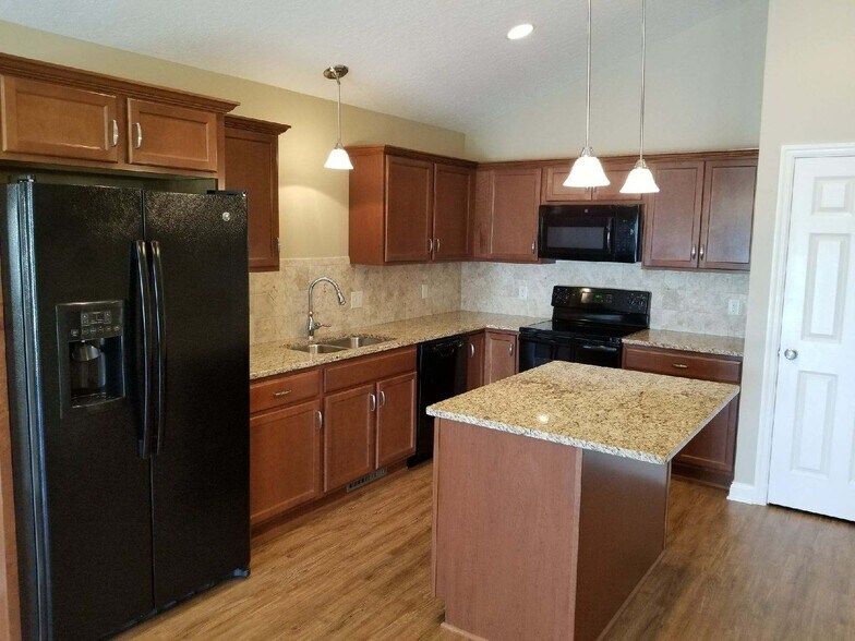 Building Photo - 2409 Wittenberg Ave SE