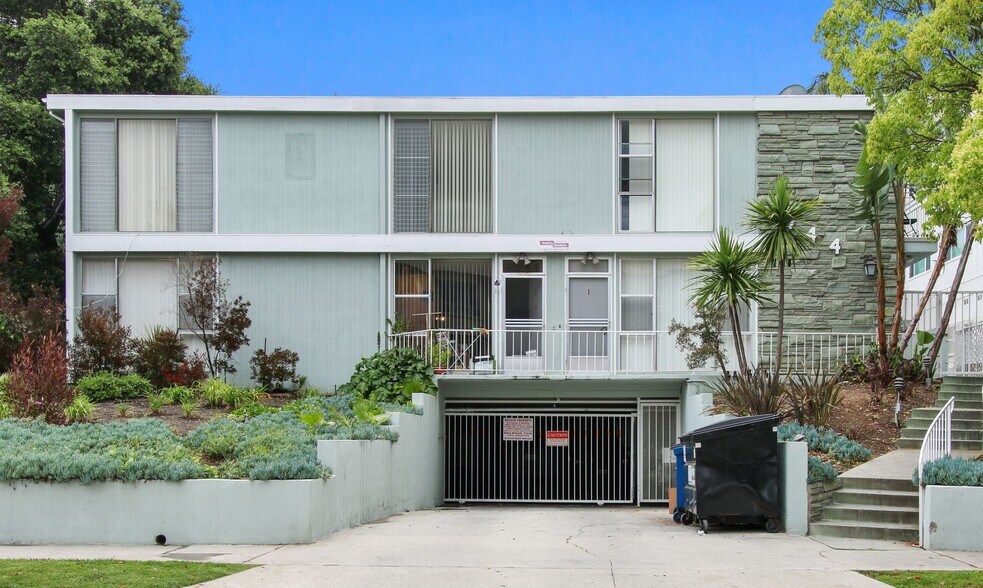 Building Photo - 744 S.Windsor Blvd. - just south of Wilshire Blvd.