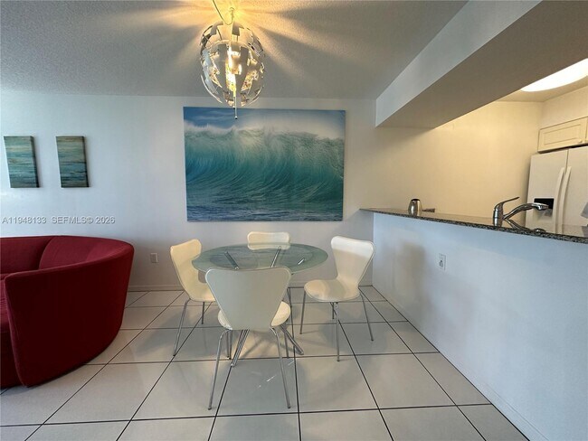 Building Photo - 17275 Collins Ave