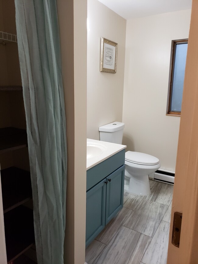 Building Photo - 8 Everett Ct