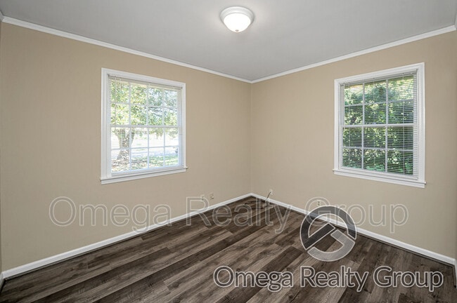 Building Photo - 3215 Walton Dr