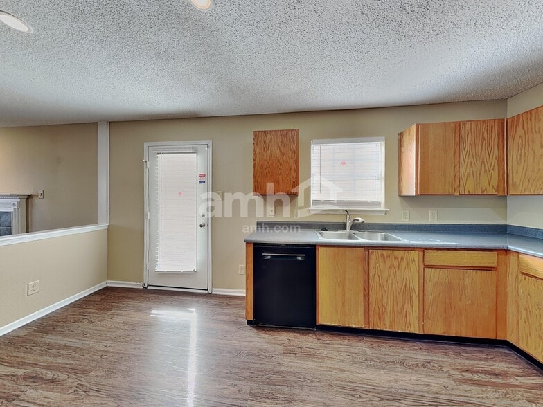 Building Photo - 13426 Allegiance Dr