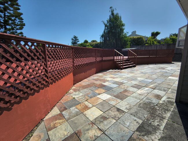 Building Photo - Beautiful and Spacious Two Story 4 Bed/3 Bath Home For Rent In Hercules!!!
