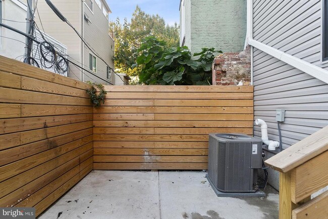 Building Photo - 3118 Ridge Ave