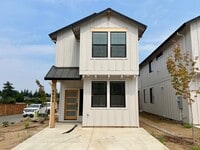 Building Photo - 9904 NE 46th Ct