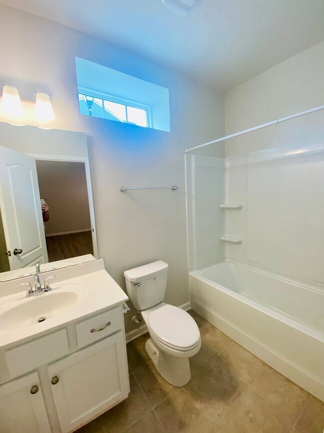 Building Photo - 3BR/3.5 Bath Townhouse in Ballantyne