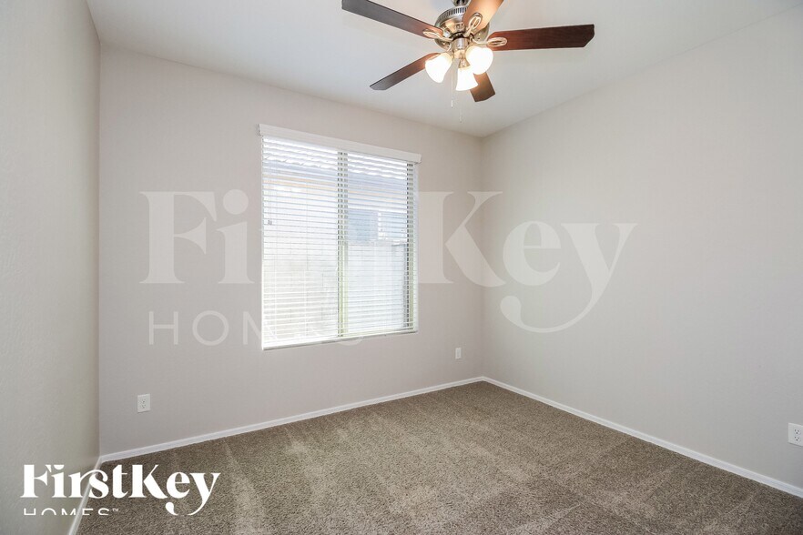 Building Photo - 3798 E Alamo St