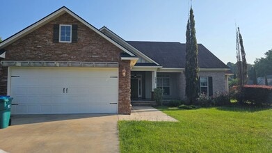 Building Photo - Beautiful home in Carlton Ridge S/D