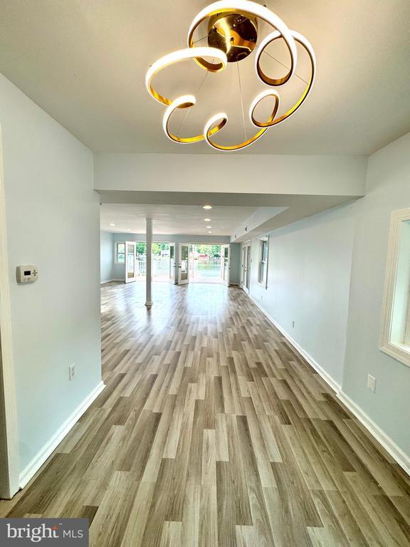 Building Photo - 3614 Lakeside Dr