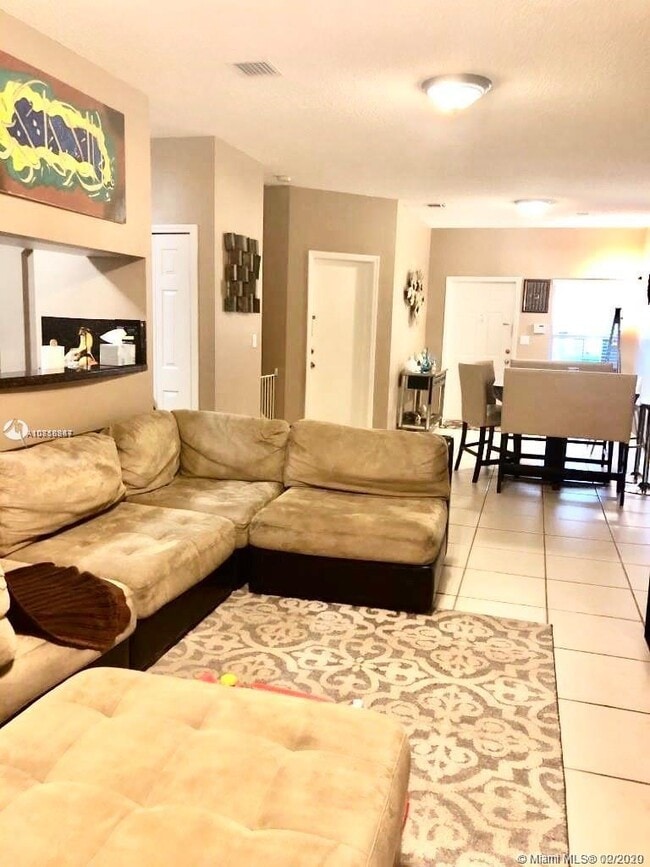 Building Photo - 7692 N Southwood Cir