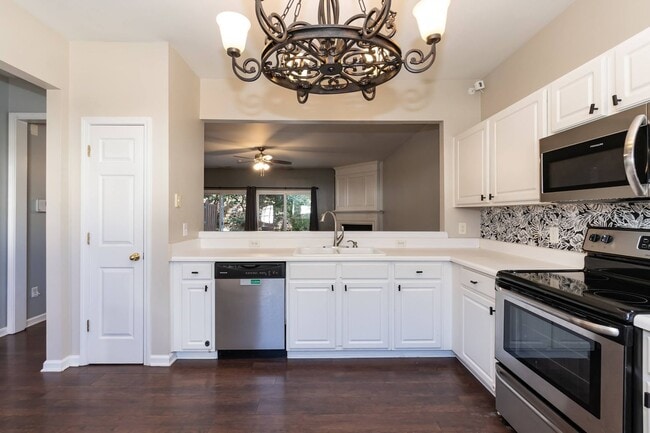 Building Photo - Beautifully Maintained Home!