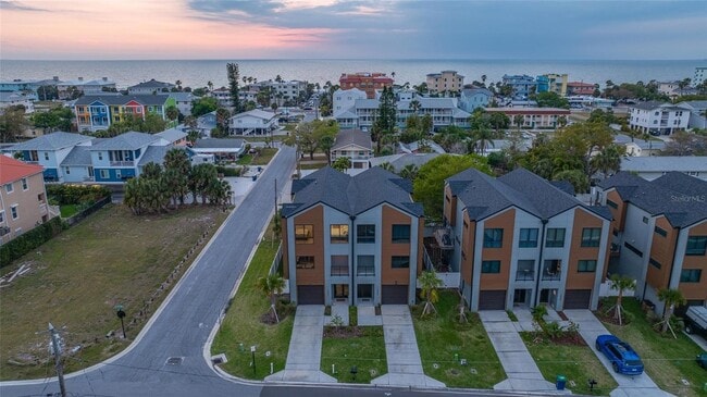 Building Photo - 2200 Bay Blvd
