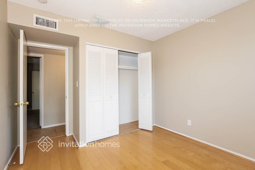 Building Photo - 3844 W Acapulco Ln