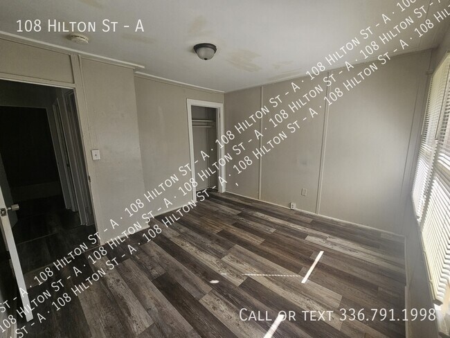 Building Photo - 108 Hilton St